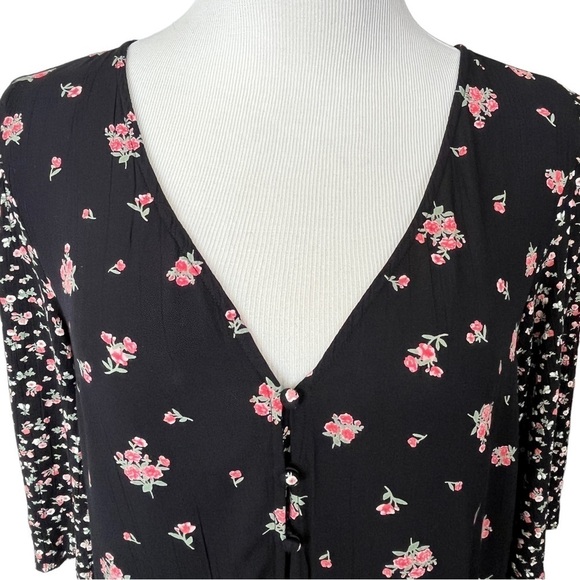 Arizona Jean Co. Black Floral Peplum Blouse Size Large - Picture 5 of 9